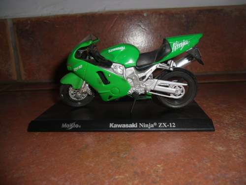 Maisto Kawasaki Ninja ZX-12 1:18